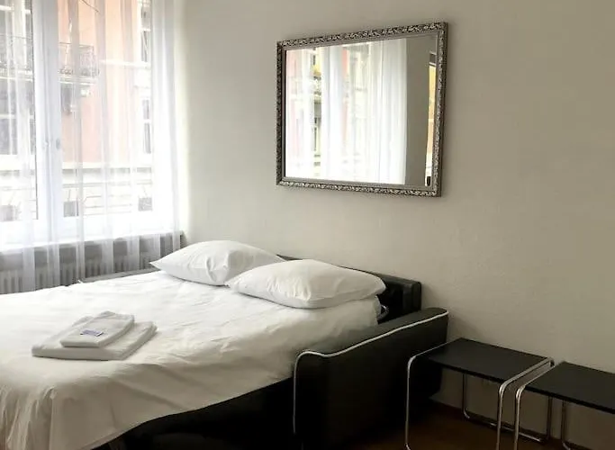 Nice 1Br Flat - City Center With Balcony - West3